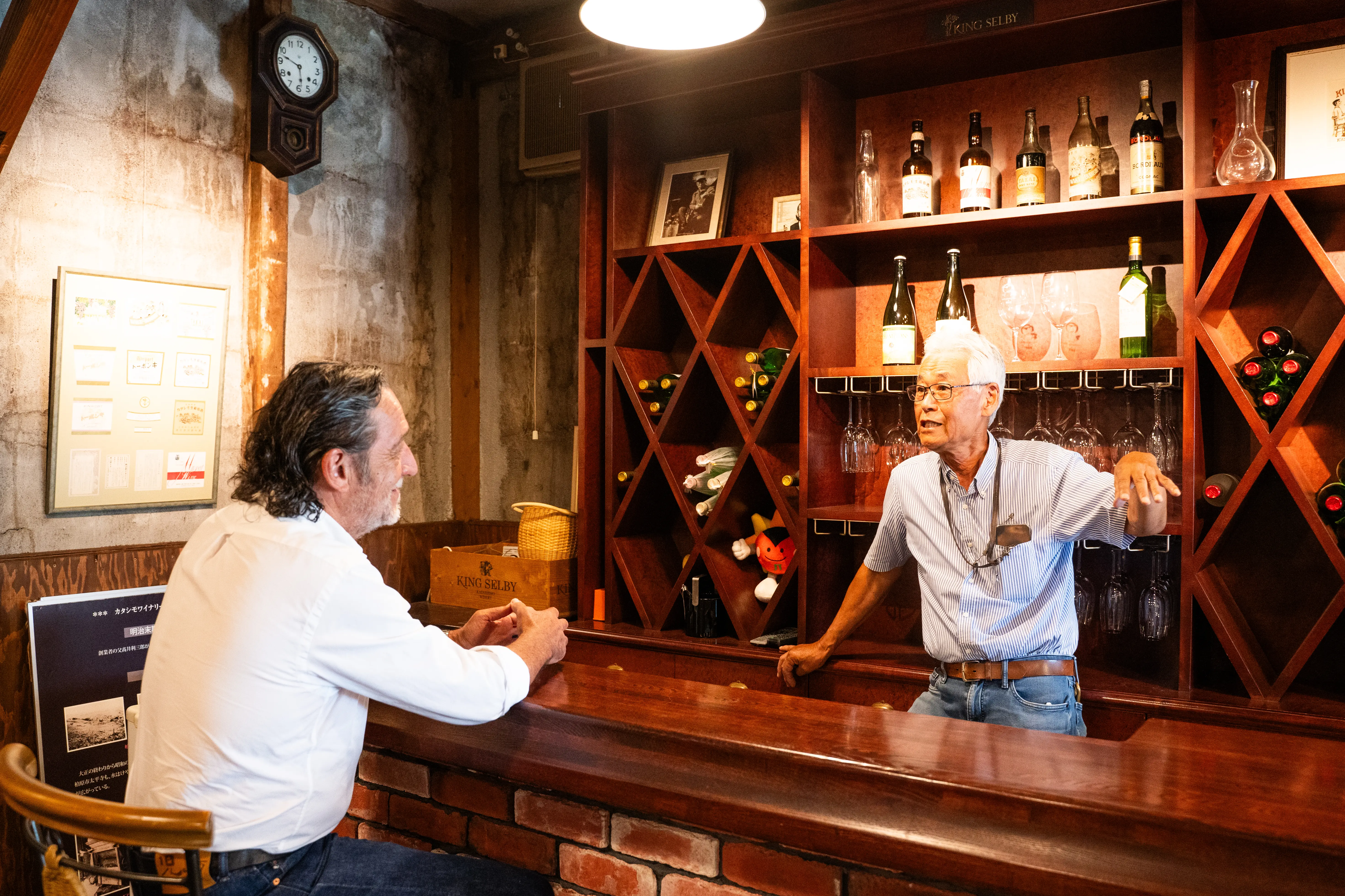 前任社長兼代表董事高井俊弘