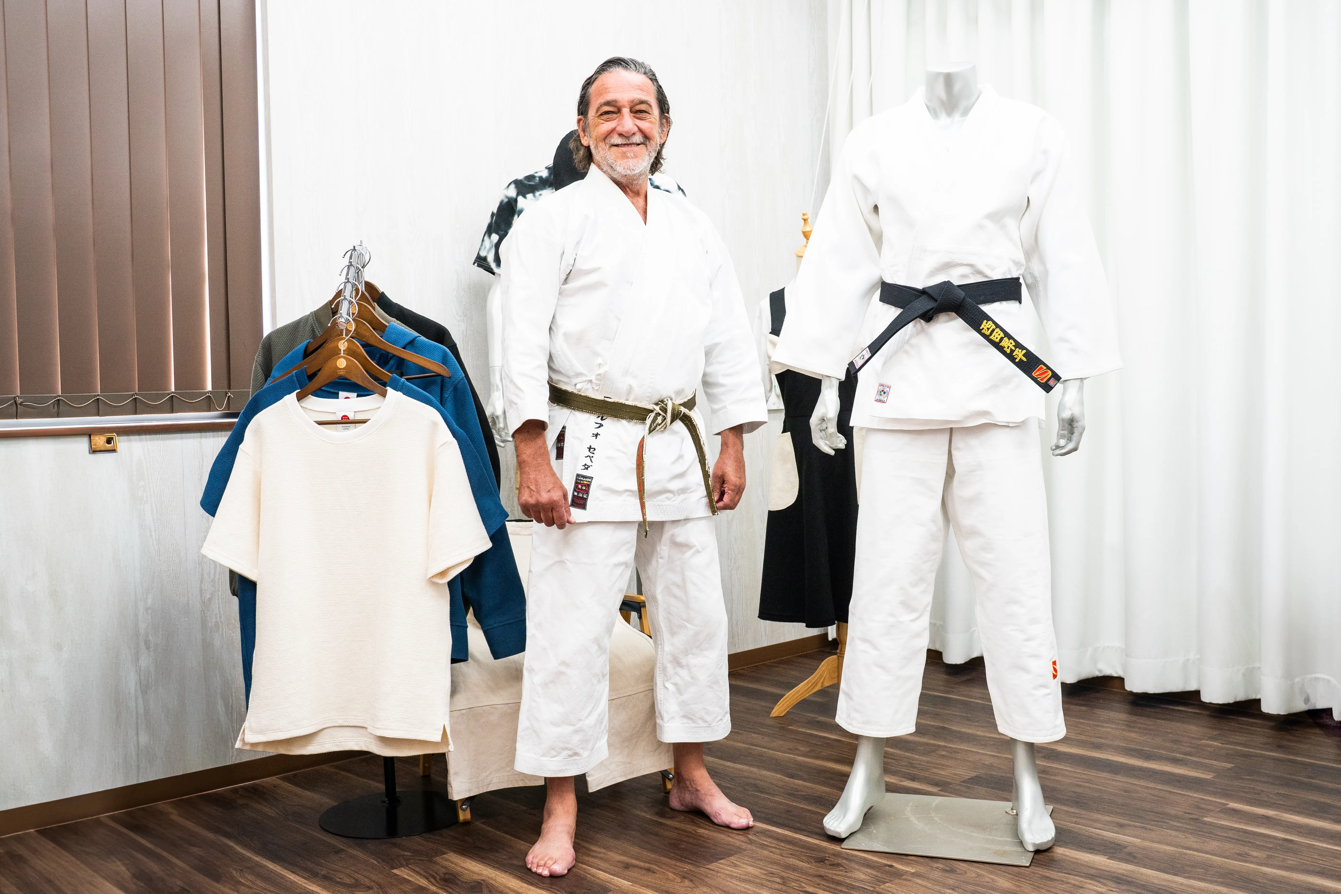 羅道夫試穿柔道服