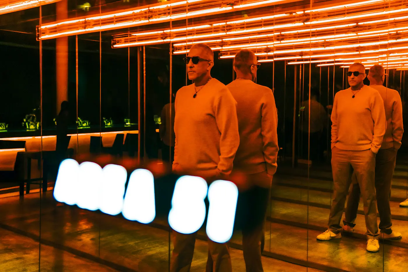 採用鏡像方式拍攝照片會產生不尋常且引人入勝的影像。