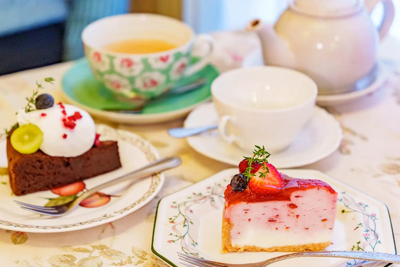 "Gateau Chocolat" and "Pink Berry Cream Cheese"