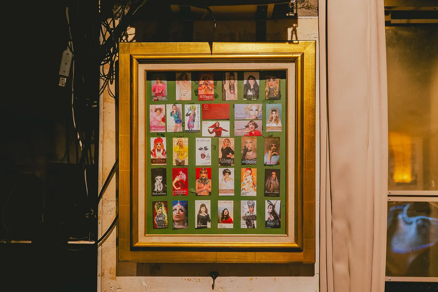 do with cafeのエントランスのフォトフレーム