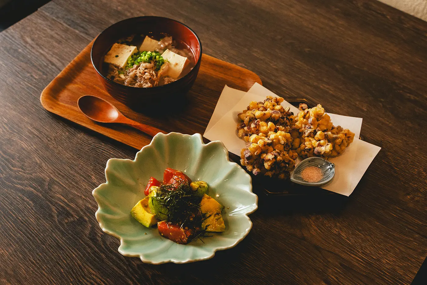 do with cafeの肉吸いや旬の食材をつかったおつまみ