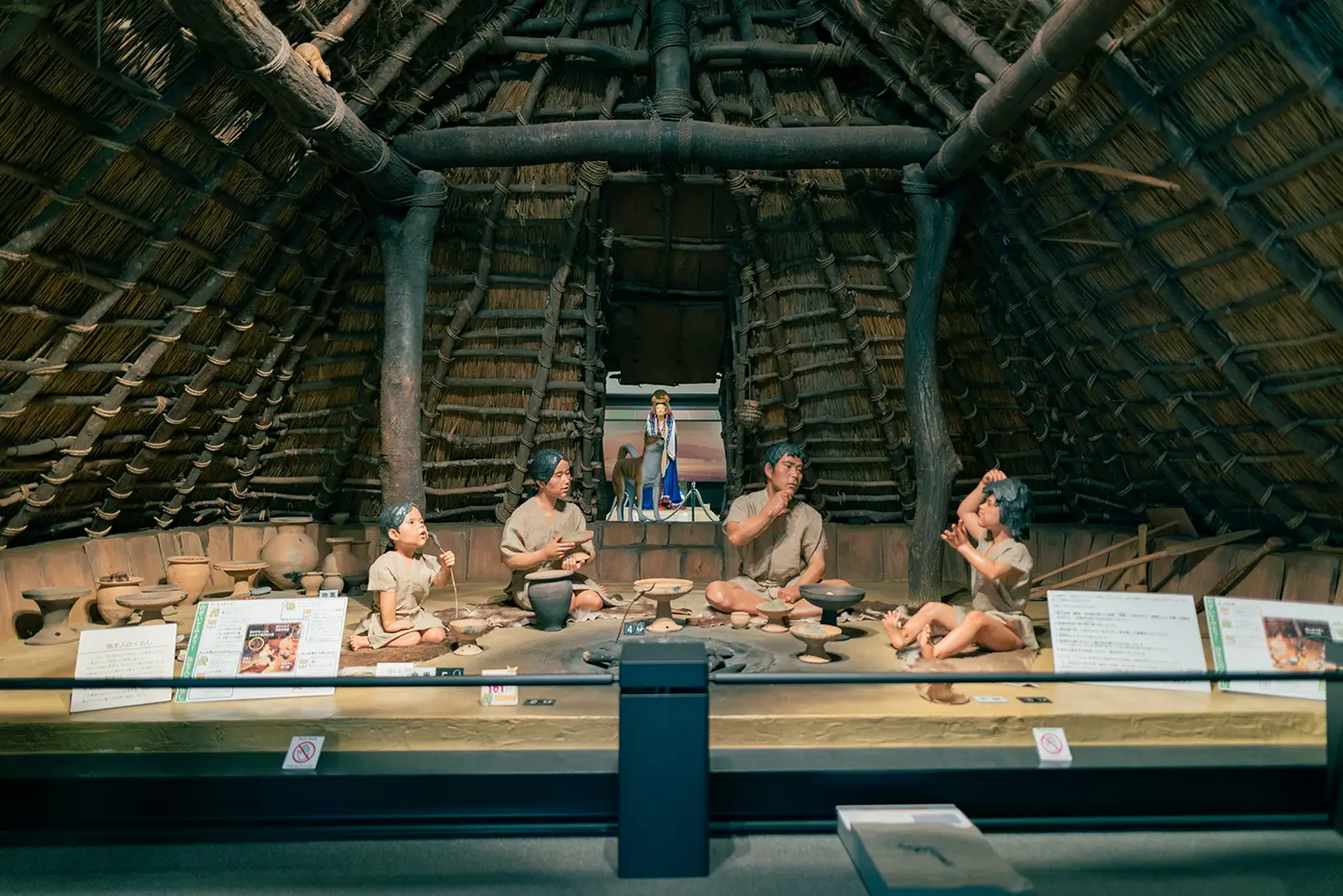 Exhibition Room 1 of the Osaka Prefectural Museum of Yayoi Culture