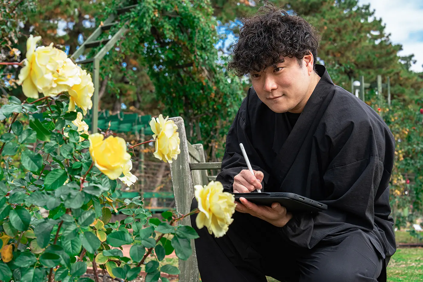 Minahada taking a sketch