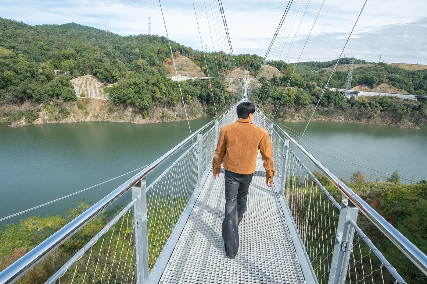 GODA BRIDGEブリッジウォークを歩く中務さん