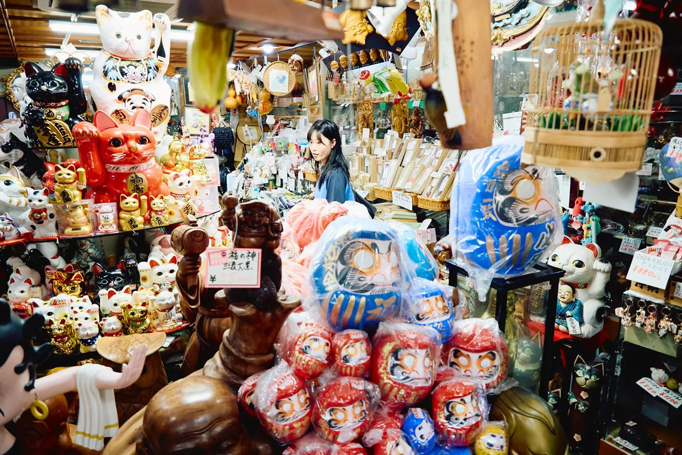 店頭に並ぶダルマ