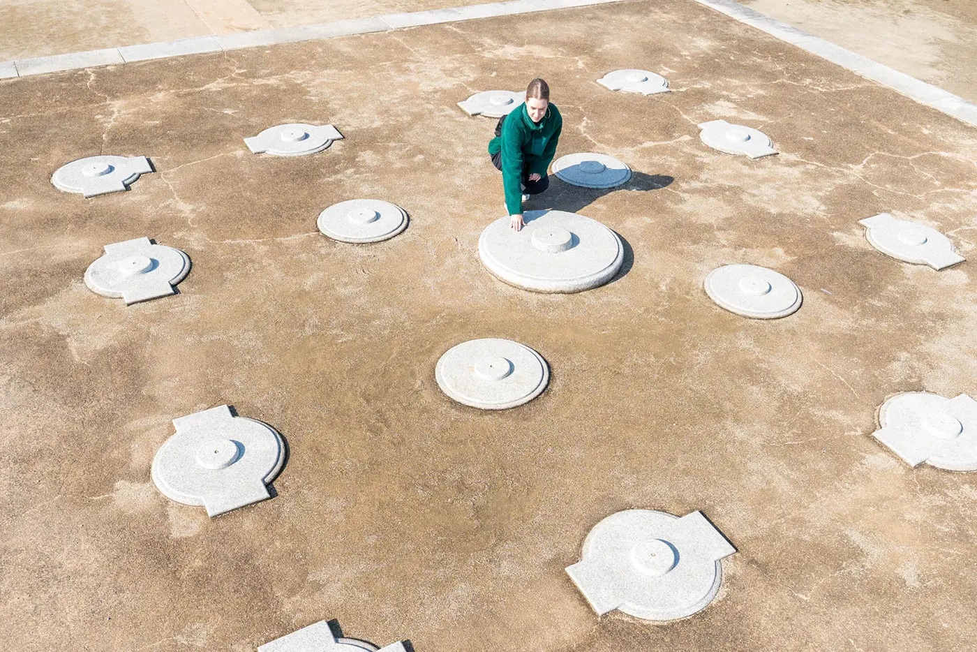 Circular cornerstone