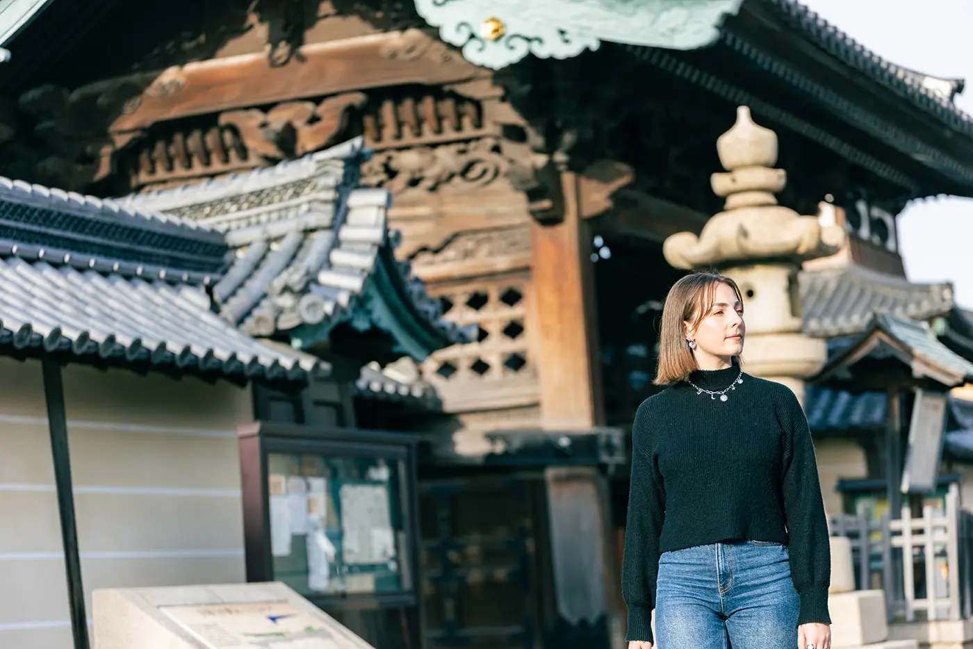 People walking through Kaizuka Jinaicho
