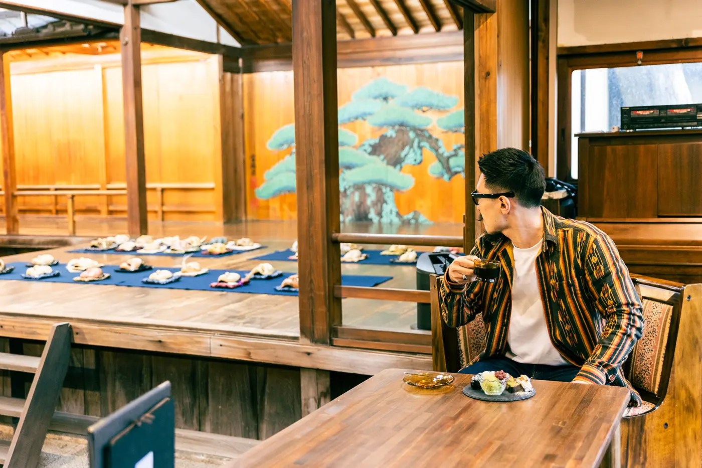 Looking at the Noh stage