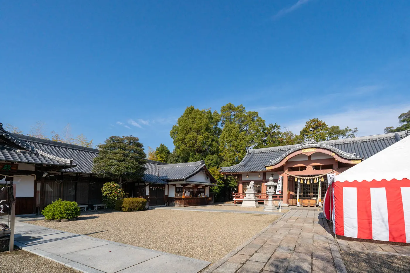 The grounds of Baekjeo Shrine