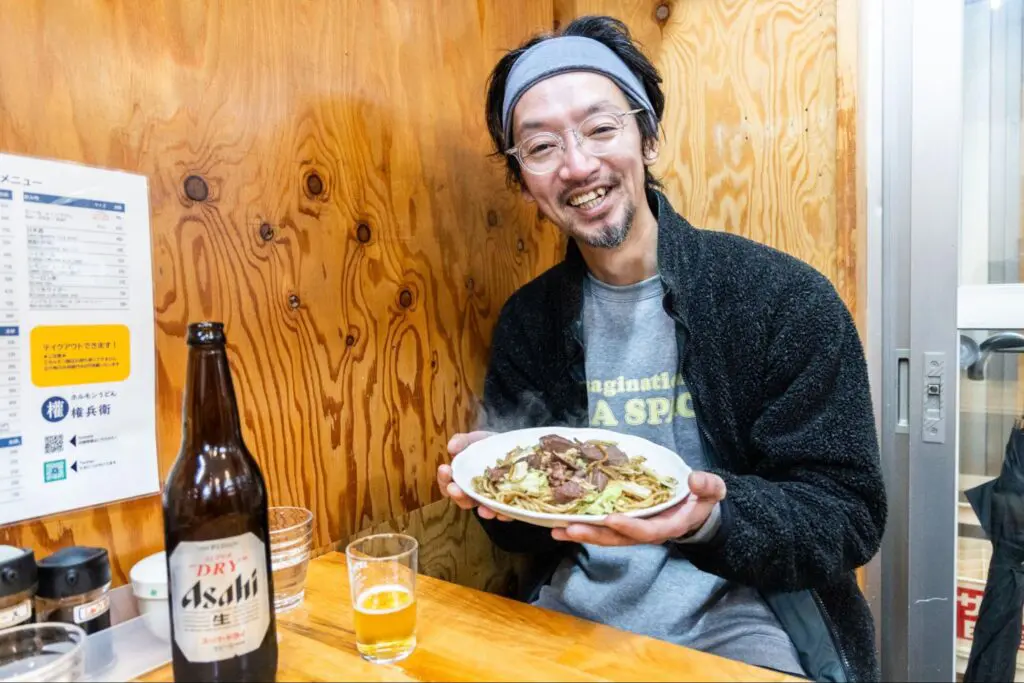 放入大量內臟的炒面