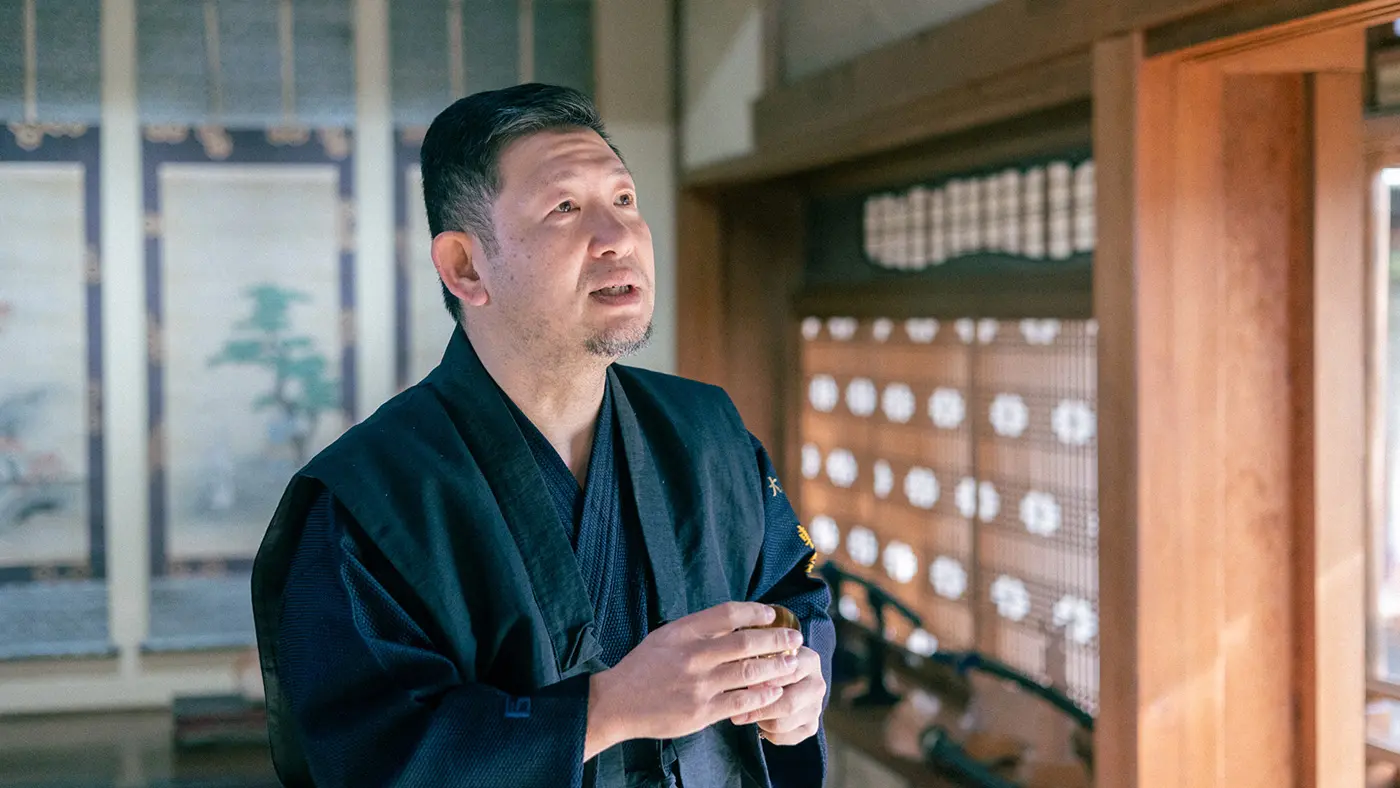 地元で居合道の道場を営む吉塚寿幸（よしづか・としゆき）さん