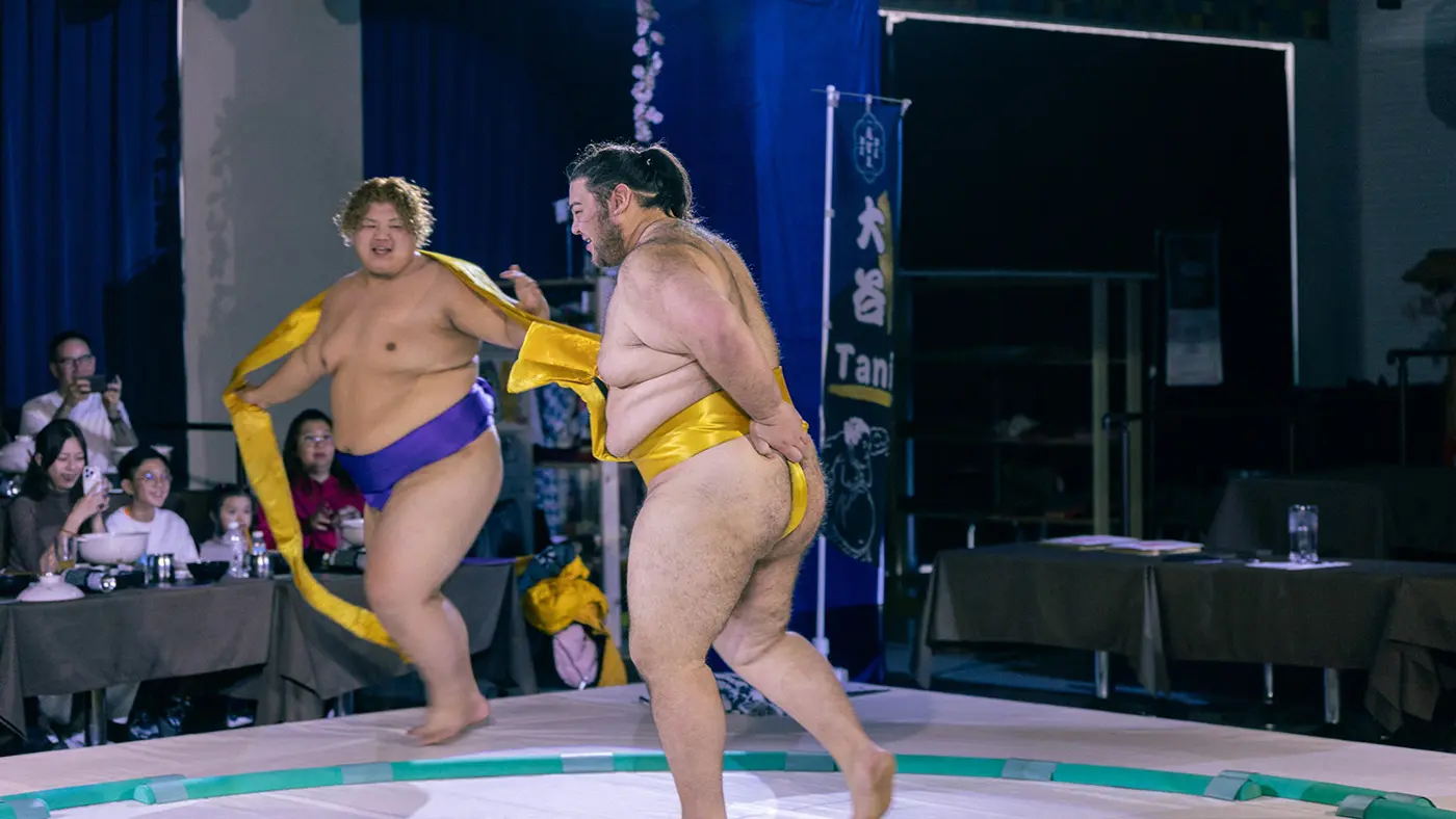 相撲レストラン 越智泉部屋の相撲ショー