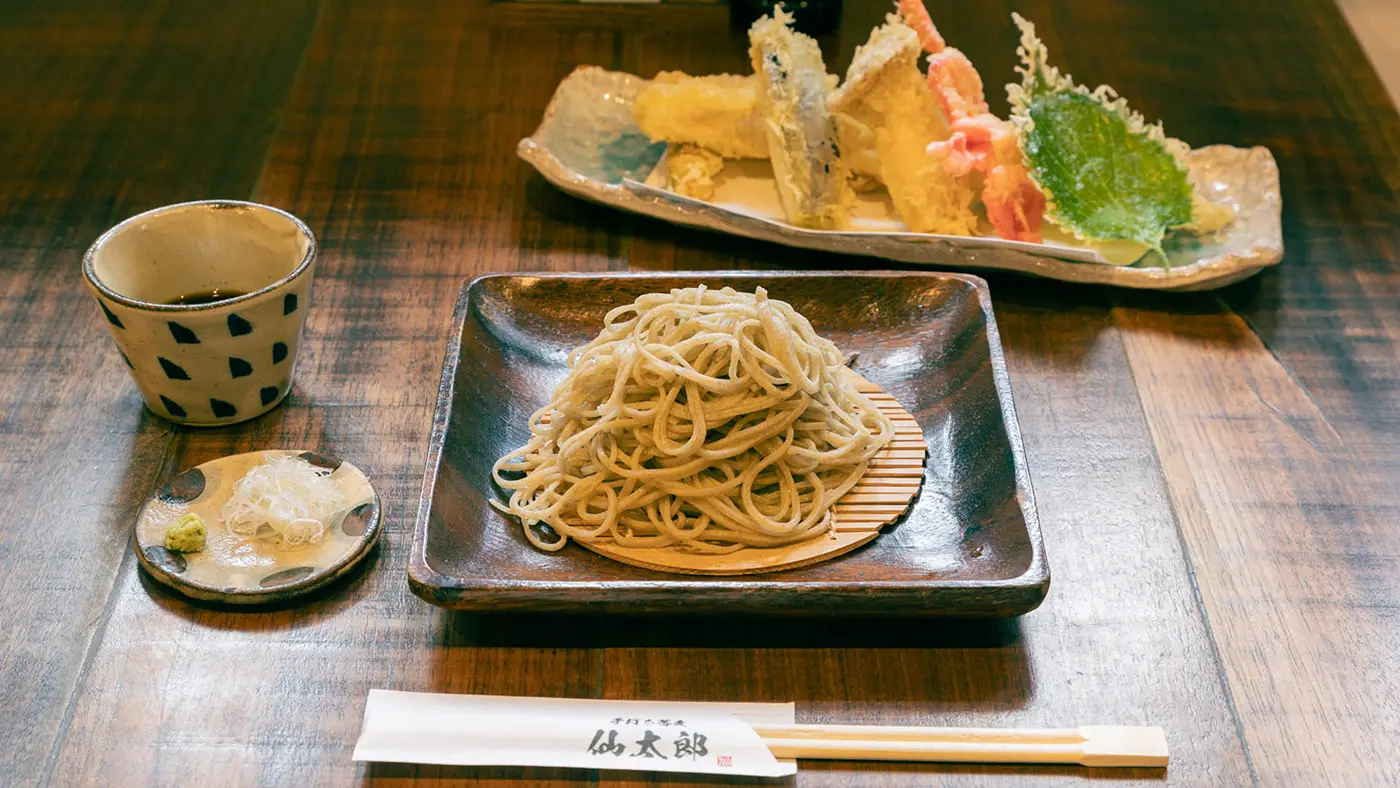 「天ぷらとおそば」のサービスセット