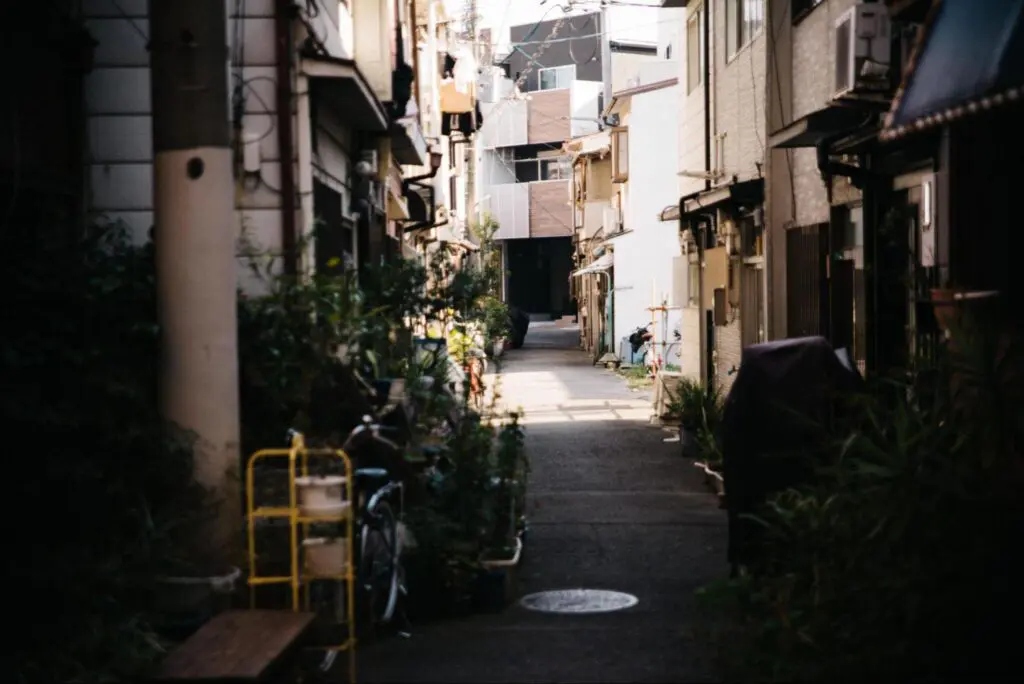 ちいさな路地や長屋が残るのも、北加賀屋の原風景のひとつ