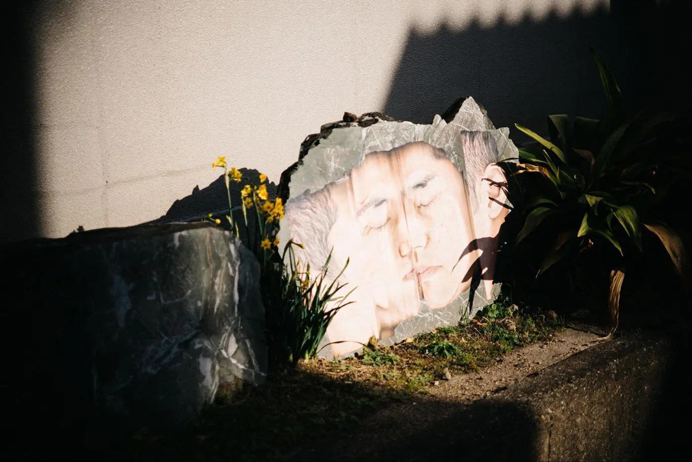 ノガミカツキ《Image Cemetery》。2022年まで北加賀屋の共同スタジオ「Super Studio Kitakagaya(SSK)」に入居し、作品制作を行なっていた＜作者：ノガミカツキ＞