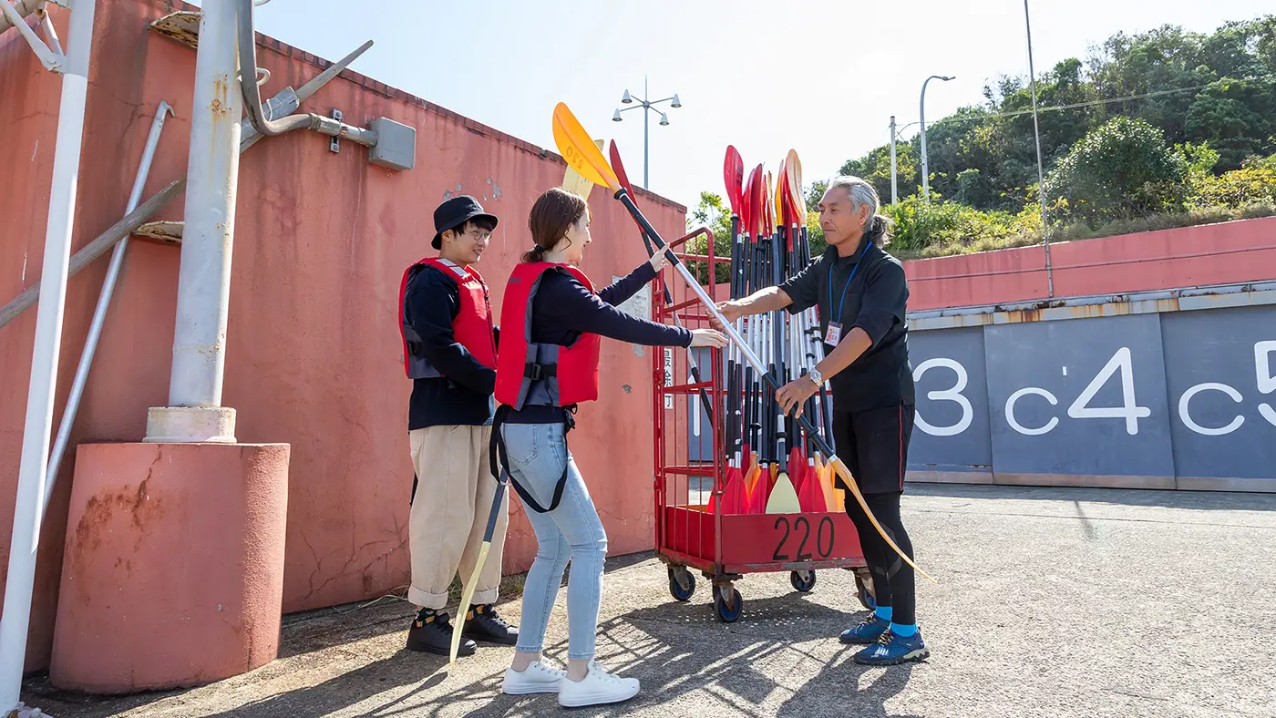 ライフジャケットとオールを無料レンタル