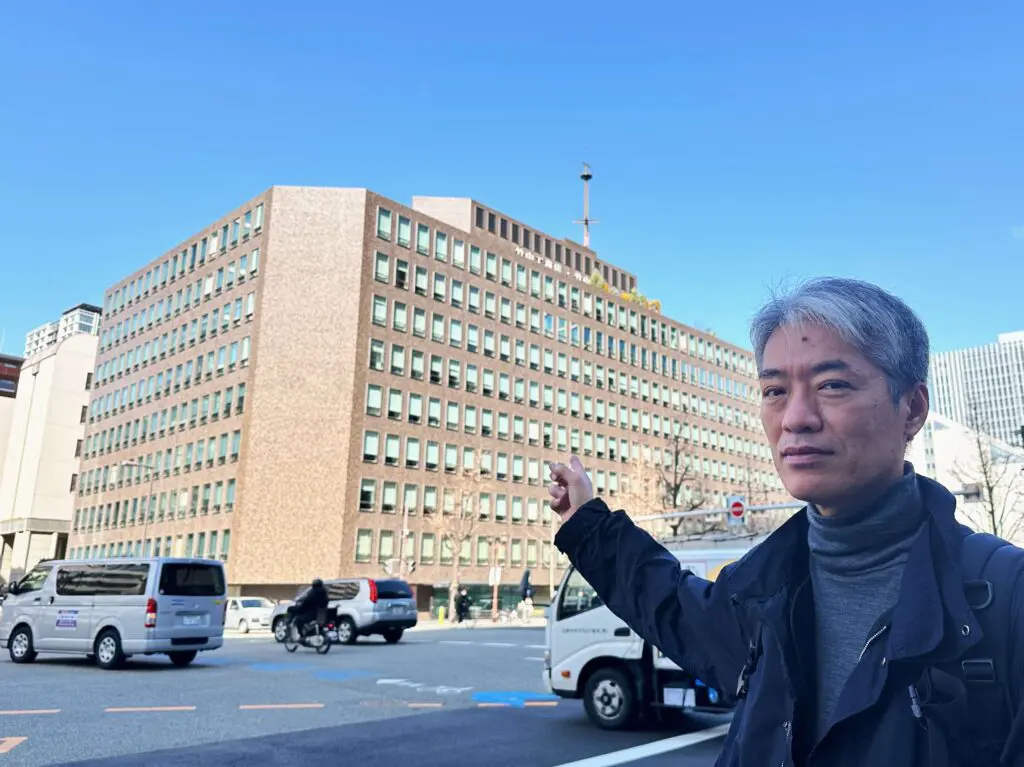 御堂筋沿いに高層ビルが増えた現在、全景を順光で撮影できる時間は正午前後に限られる