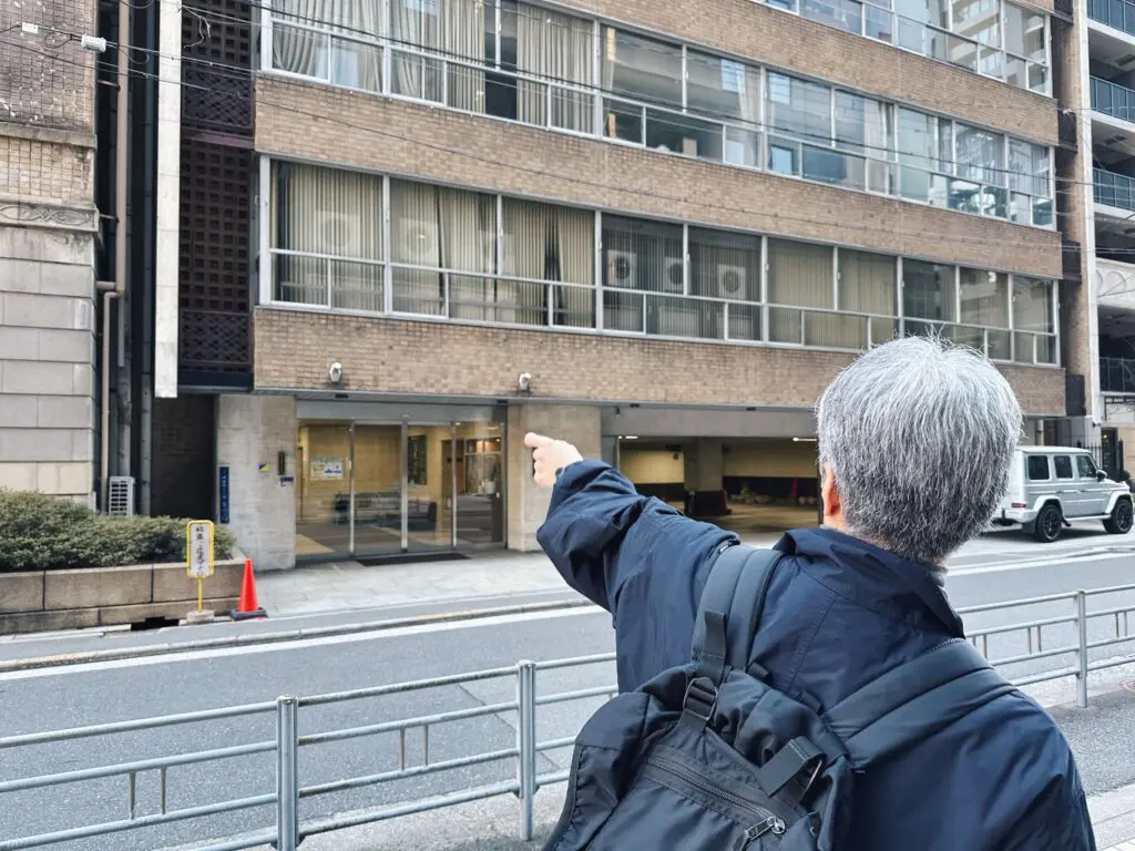 「袖壁の下端が少しだけ反っています。書道でいう『止め』『払い』のようなものでしょうね」（高岡さん）