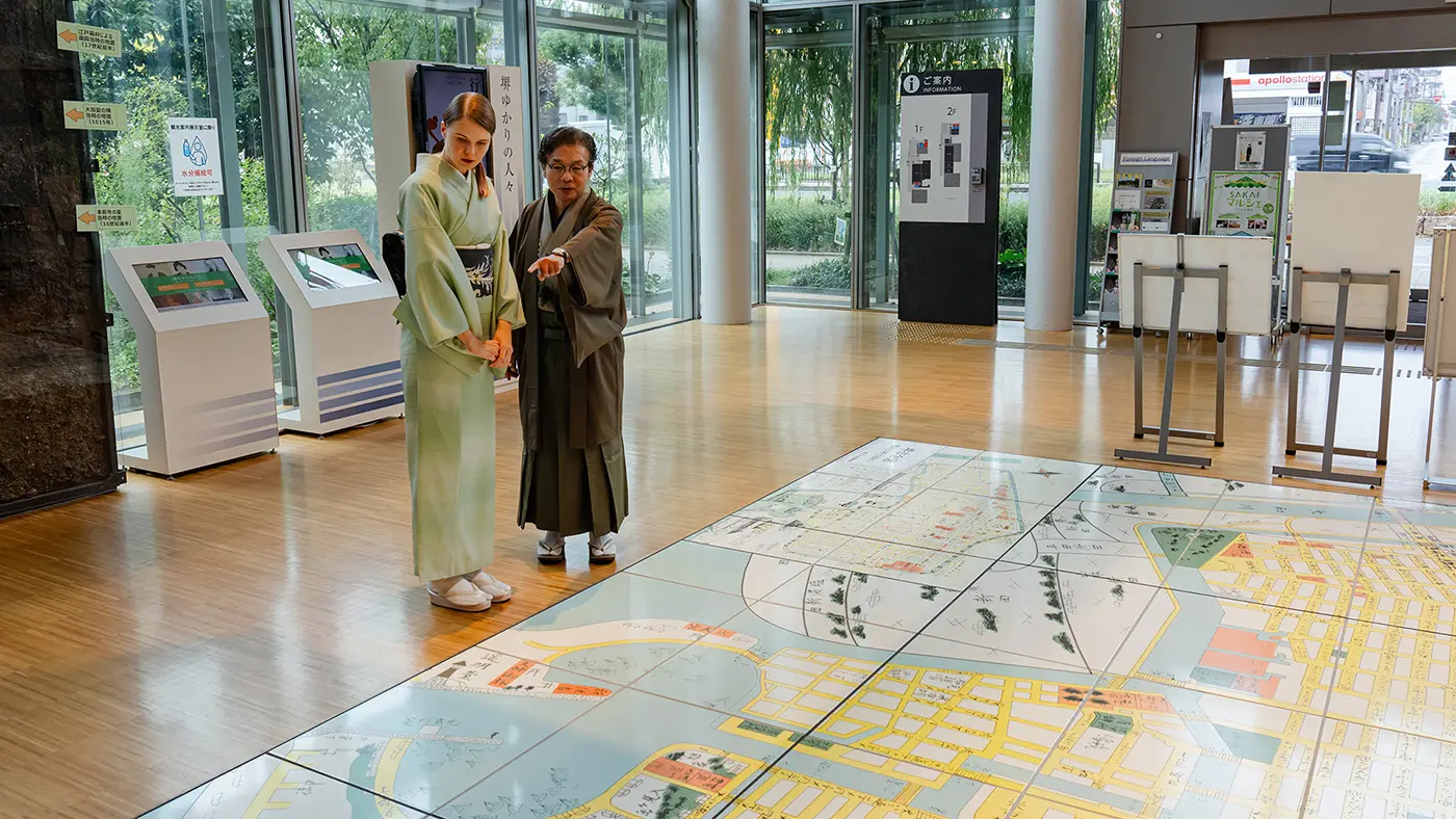 さかい利晶の杜、エントランス床の古地図