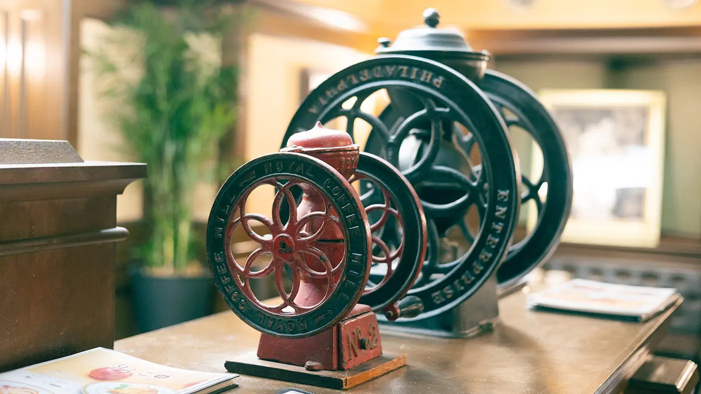 コーヒー関連の器具は、創業者が研究の際に使用したコレクションだそう。