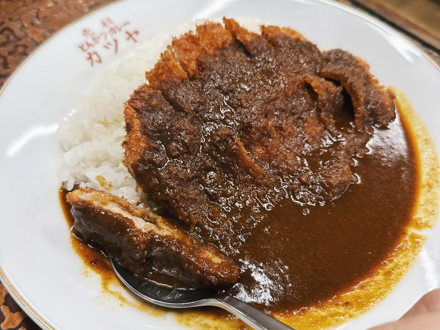 叩いて薄く伸ばしたとんかつ