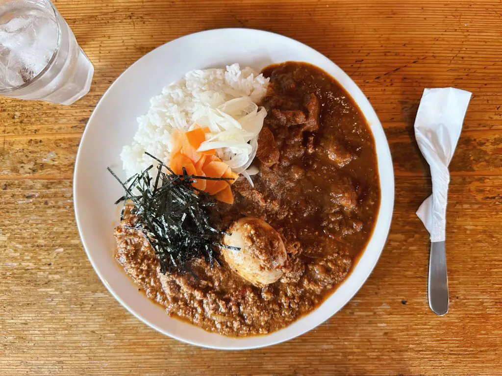 食後はスッキリ爽快！ 中毒者続出の「食べるサウナ」