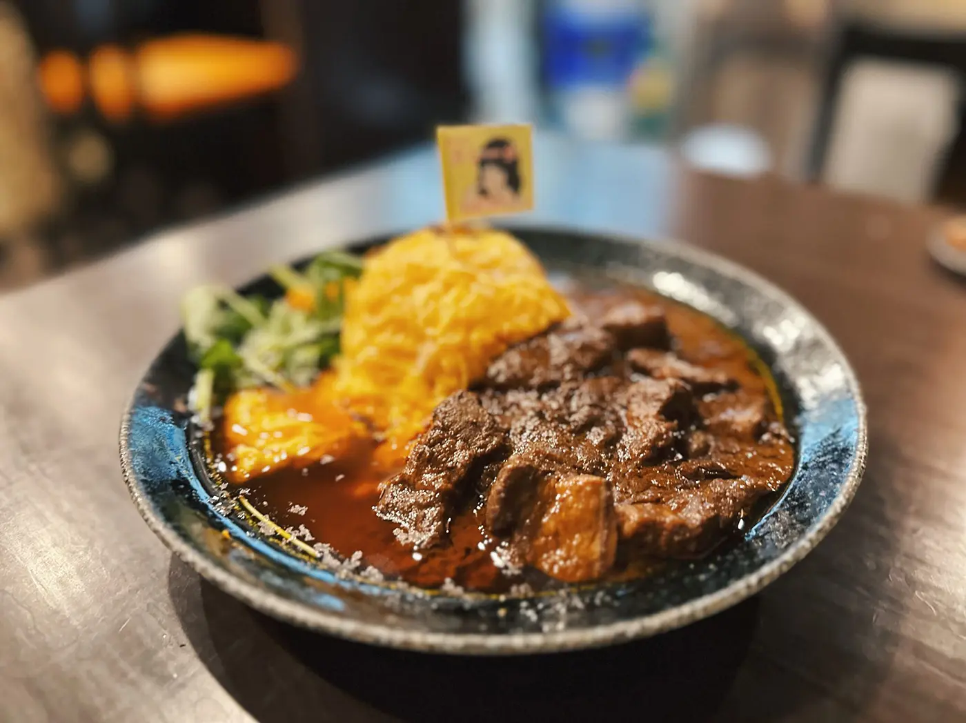 カレーはメニューに掲載されていないため、スタッフにご確認ください