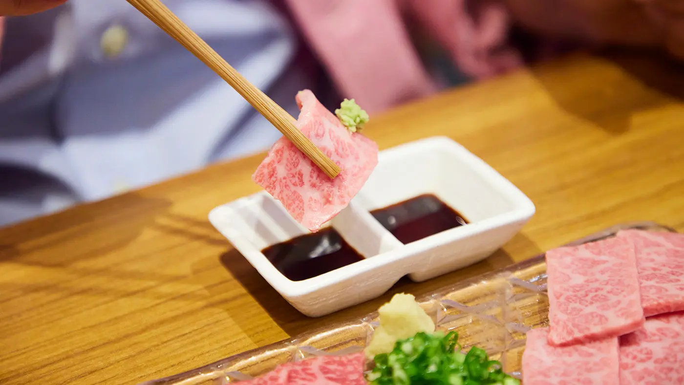 さんかくは山葵醤油でいただきます。