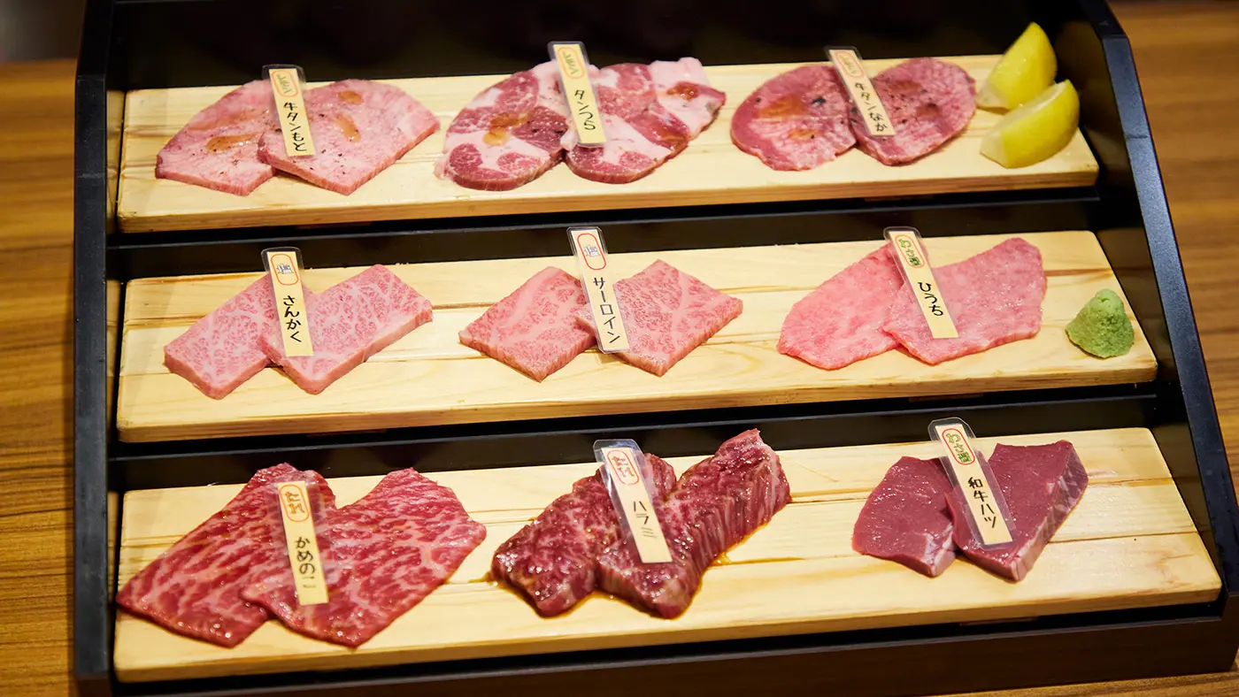 見よ！ これぞお肉のひな壇。