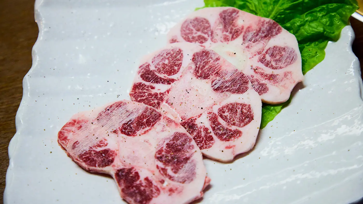 一枚から注文できるテールは一枚330円也。