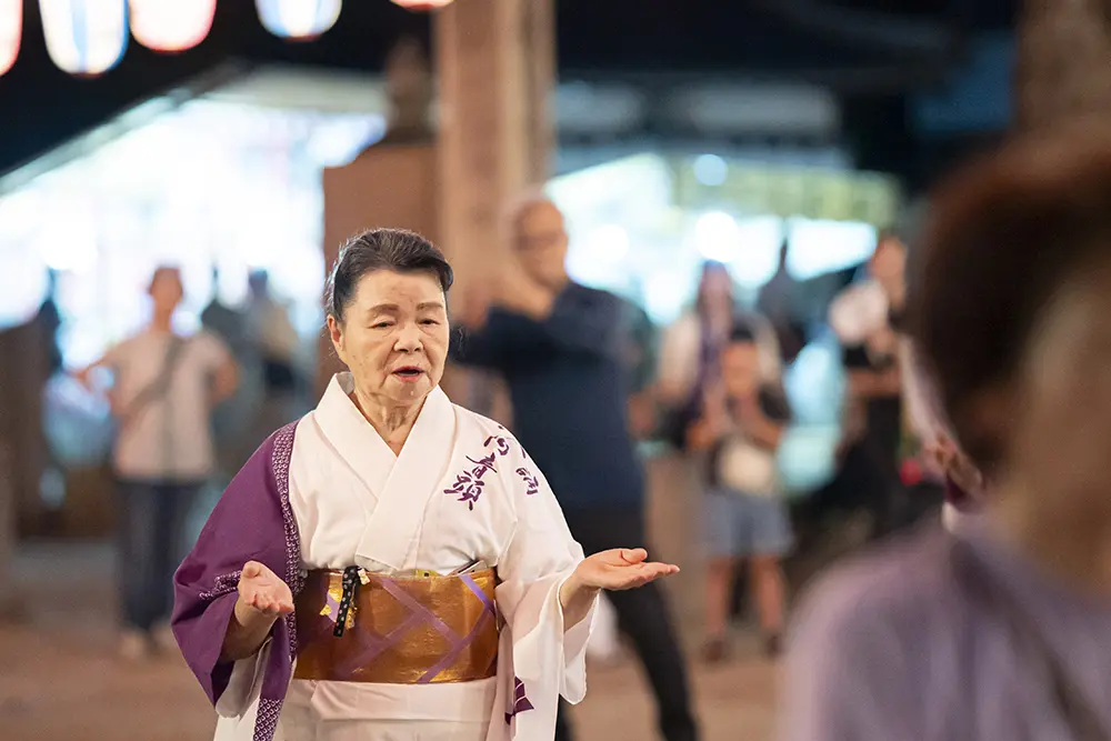 流し節を踊る