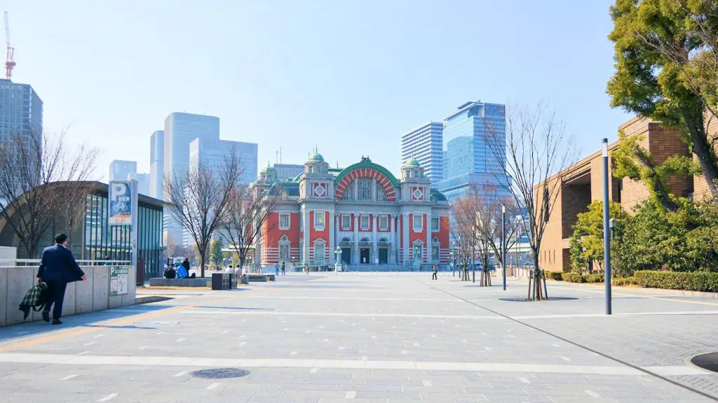 中之島通が赤レンガの中央公会堂が映えるフォトスポット