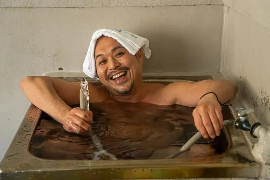 最後に上がる時は、この冷泉のホースで浴びるのが桶美流