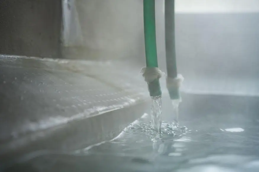 熱い湯とぬるい湯は加温のみ