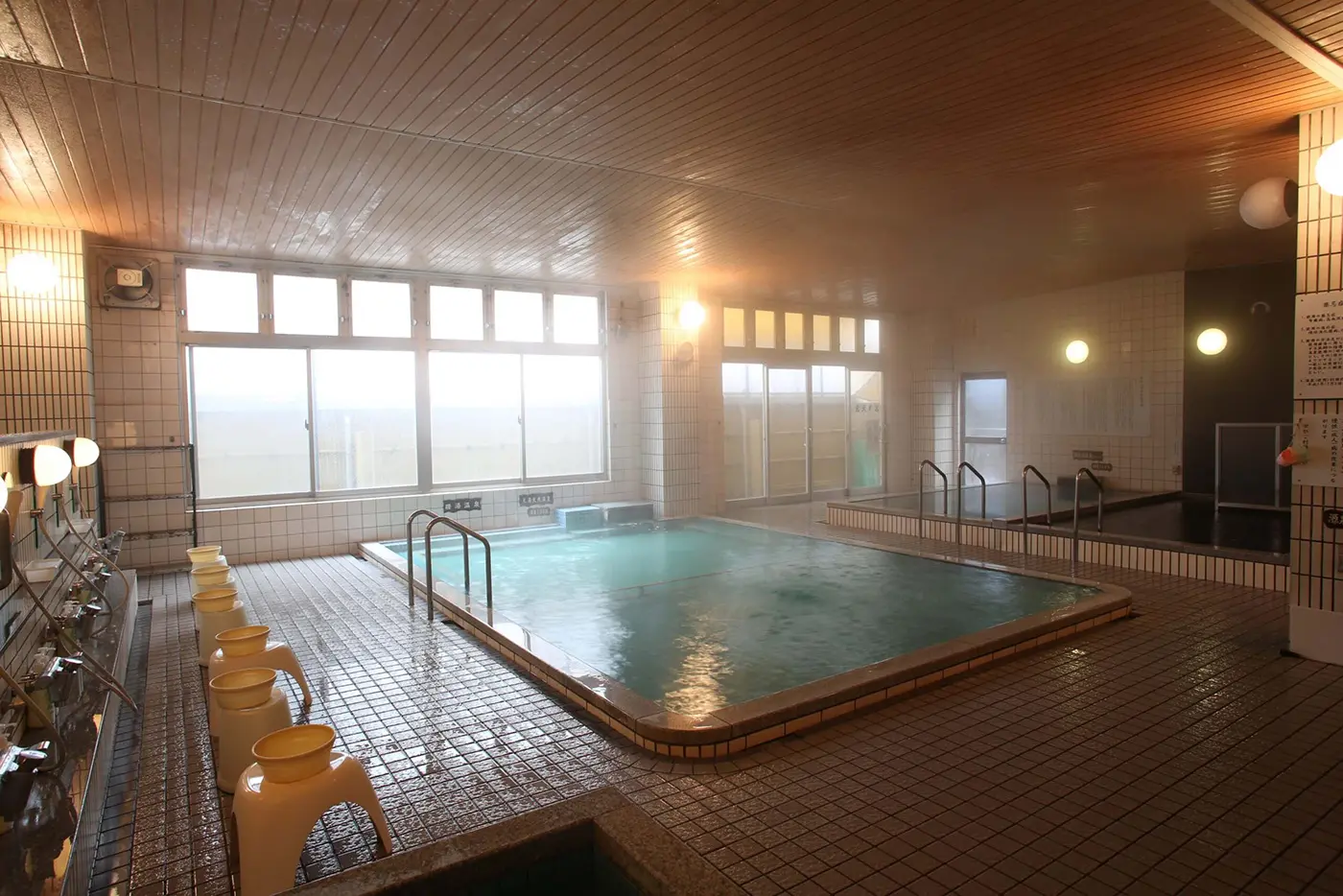 八尾グランドホテル