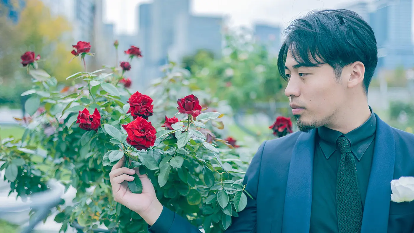 多くのバラ園は夜になると閉園しますが、ここ中之島公園は24時間365日自由にバラを愛でられるのも魅力。