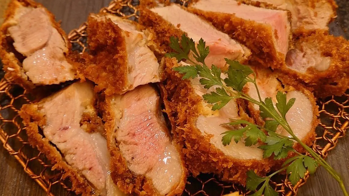 適切な温度管理をされたとんかつゆえ、ジューシーさが桁違い。