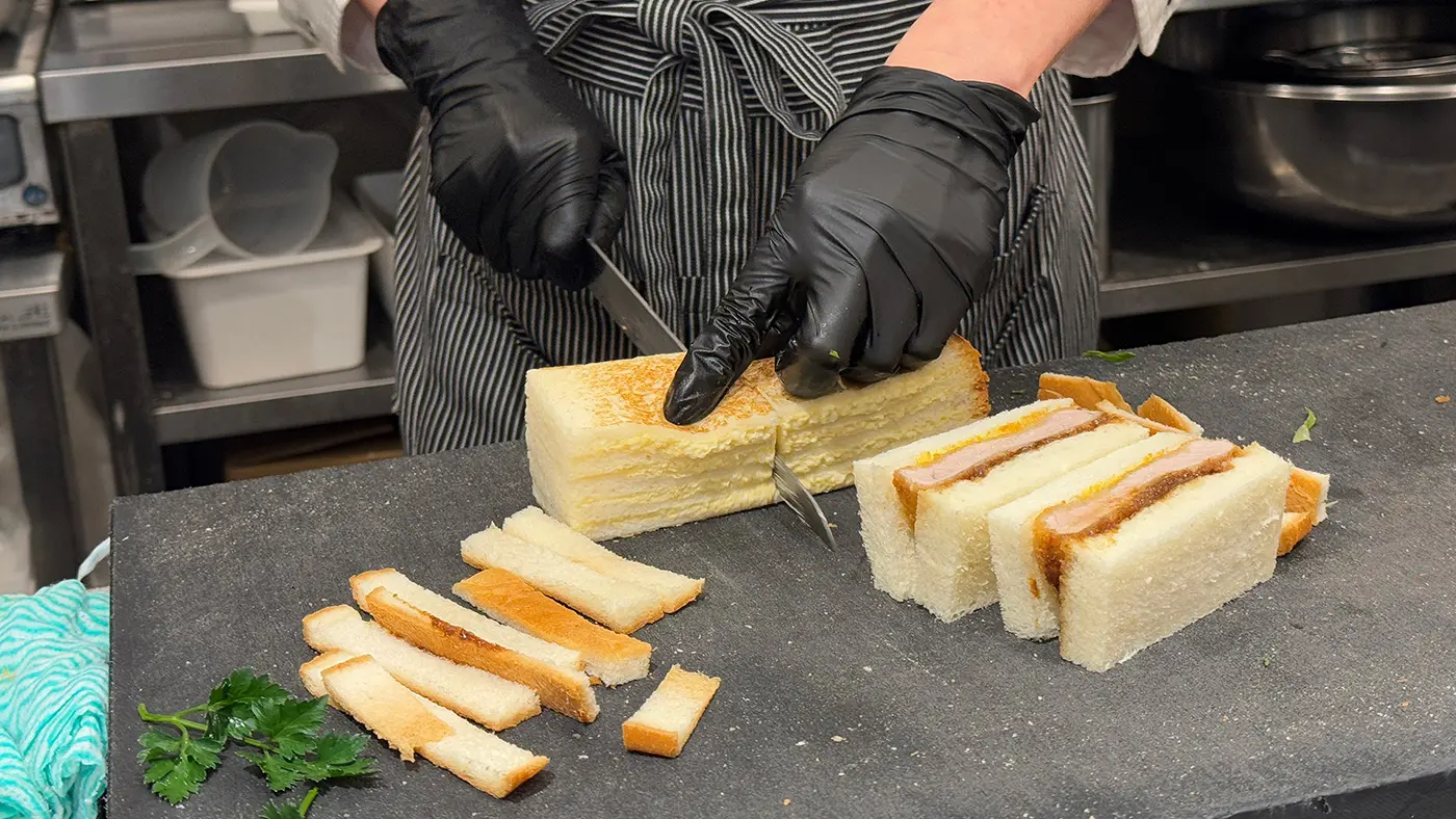 香ばしいトーストとたまごサラダの組み合わせが絶妙なミルフィーユたまごサンド。