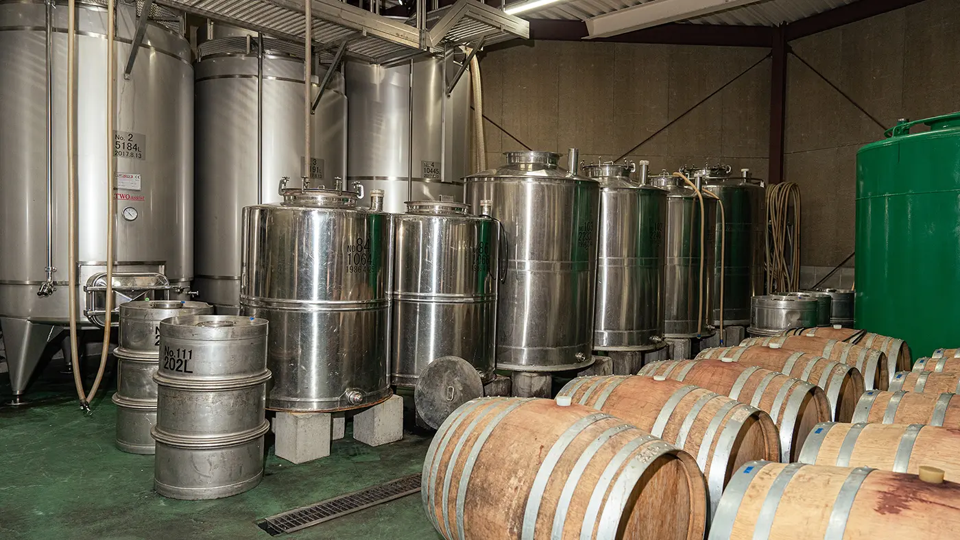 ワインを発酵させるためのタンク