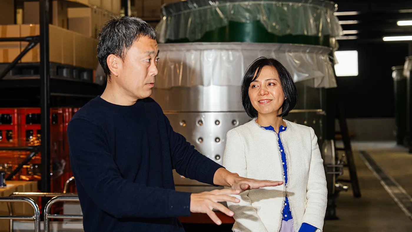 酒販業者での勤務を経て、約20年前に家業を継いだ金銅さん。その経験を生かし、販路の整備、自社ブランドの刷新などさまざまな施策を打ち出してきました