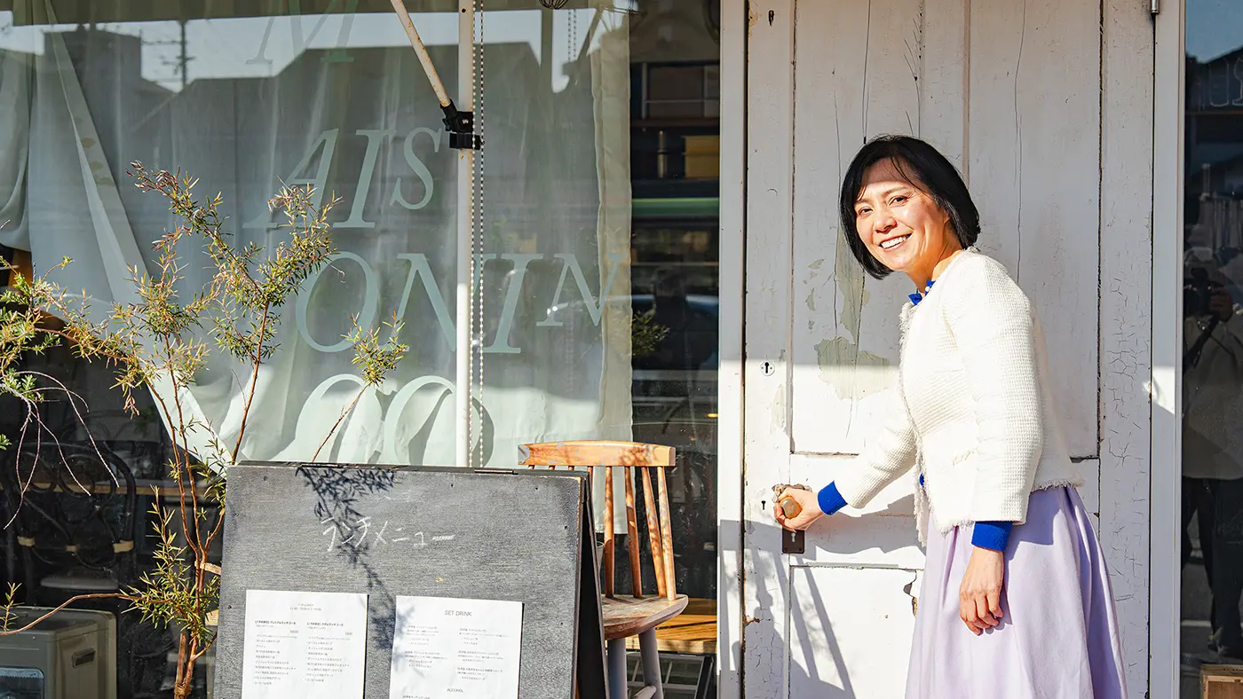 古市駅近くの「MAISON INCO」では、羽曳野市内で加工された肉と南河内地域で収穫された野菜を用いた料理と一緒に、地元のワインも提供しています。