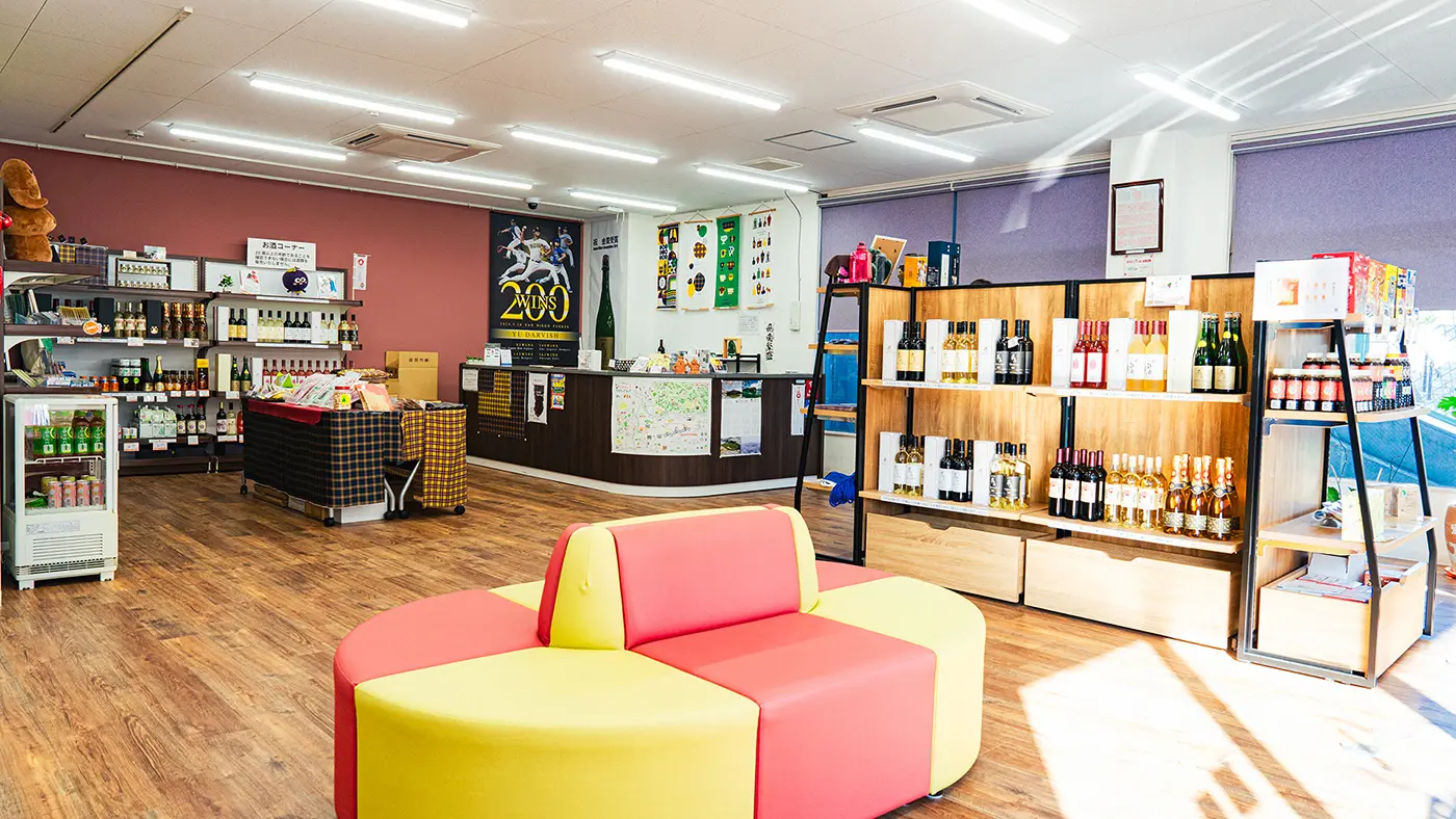 3月20日には、羽曳野産シャインマスカットを使ったプチマフィンが発売予定。