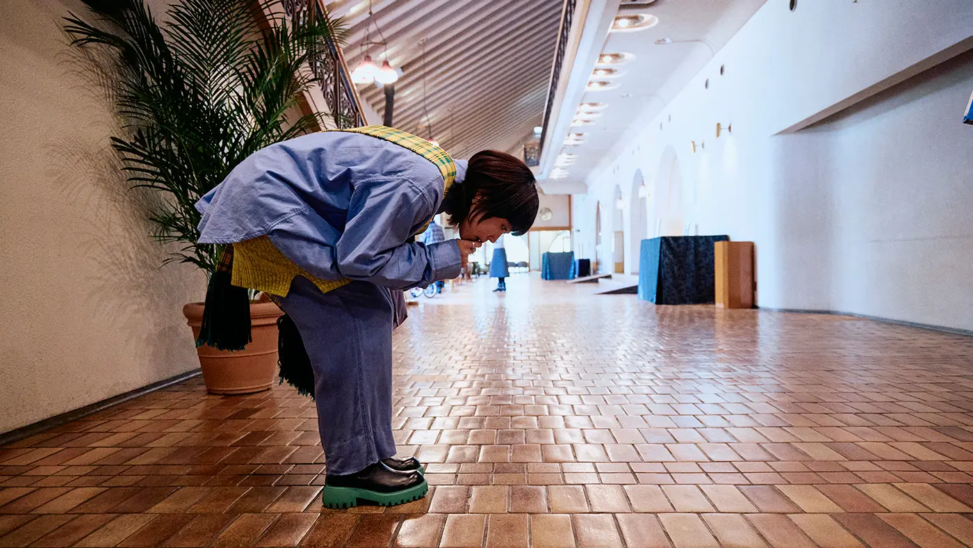 子どもにも風合いを感じ取られるほどの技。タイルなのによだれ出る。