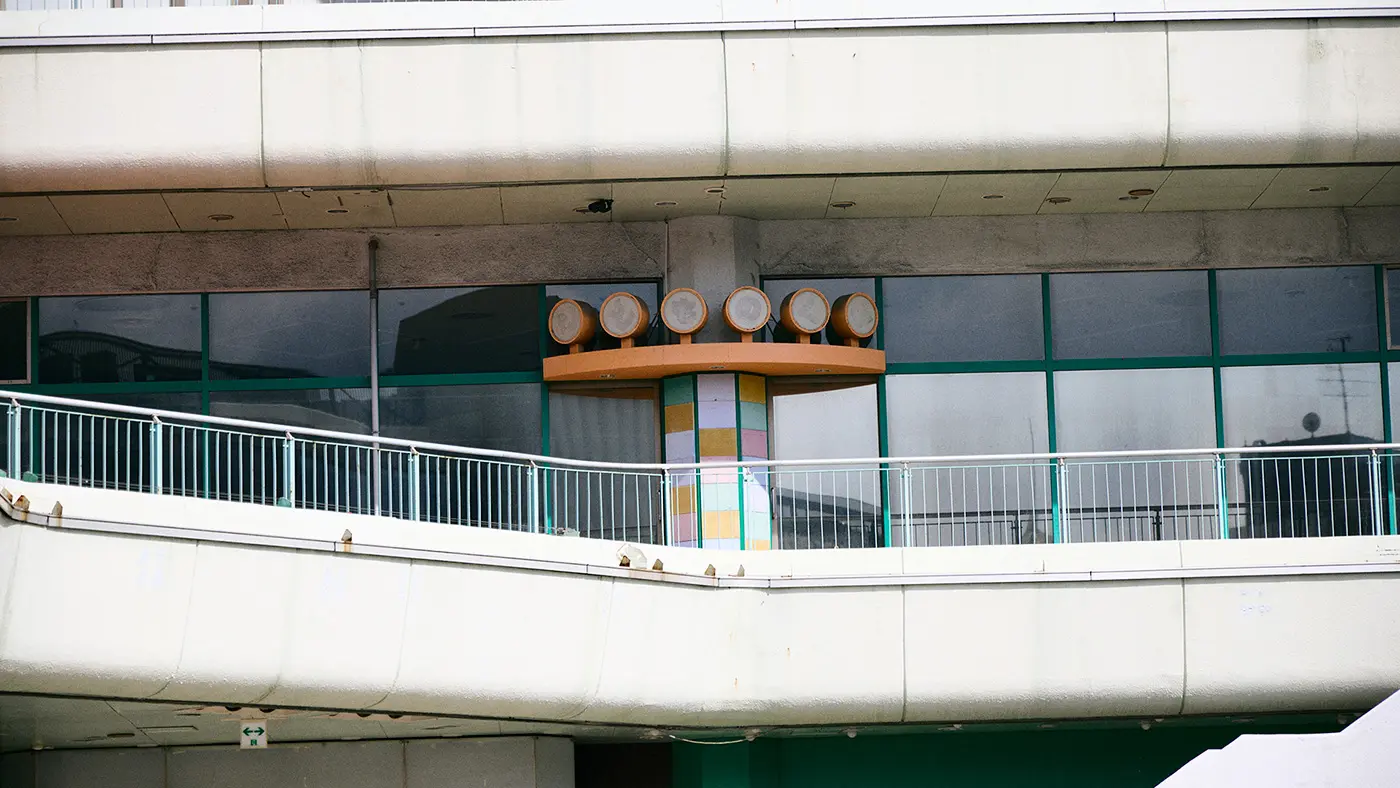 そうだ、プリクラ機は3階にあったっけ。