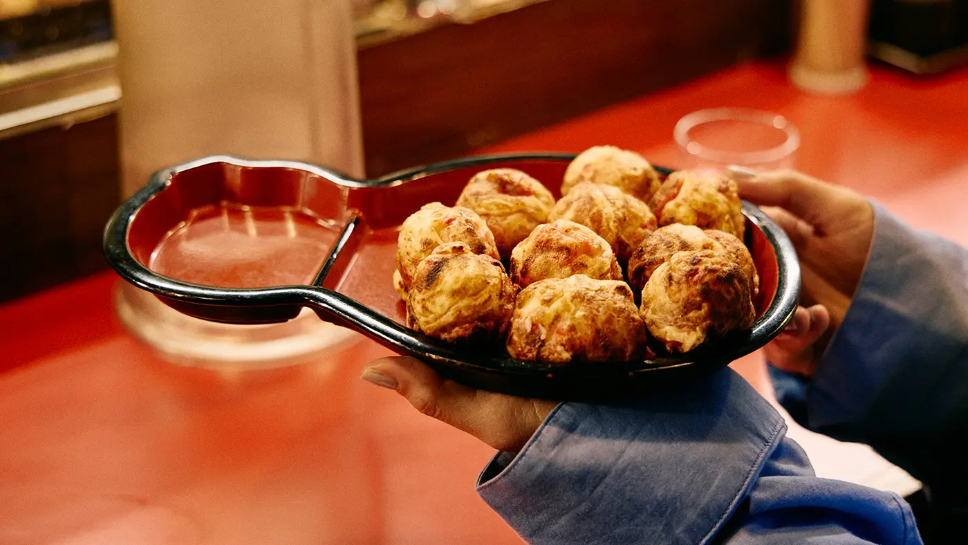 ひょうたん型のお皿は、お店のアイデンティティ。