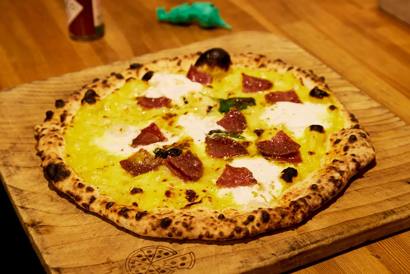 “這就是披薩”，一款以玉米糊為底的原創披薩。