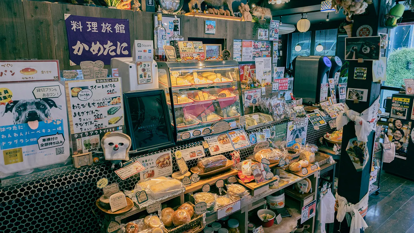 種類豊富な自家製パンや焼き菓子