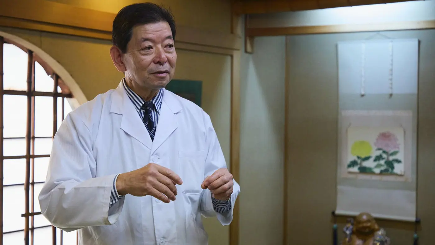 こちらでは店主の望月さん愛用の刺身包丁を見せていただきました。