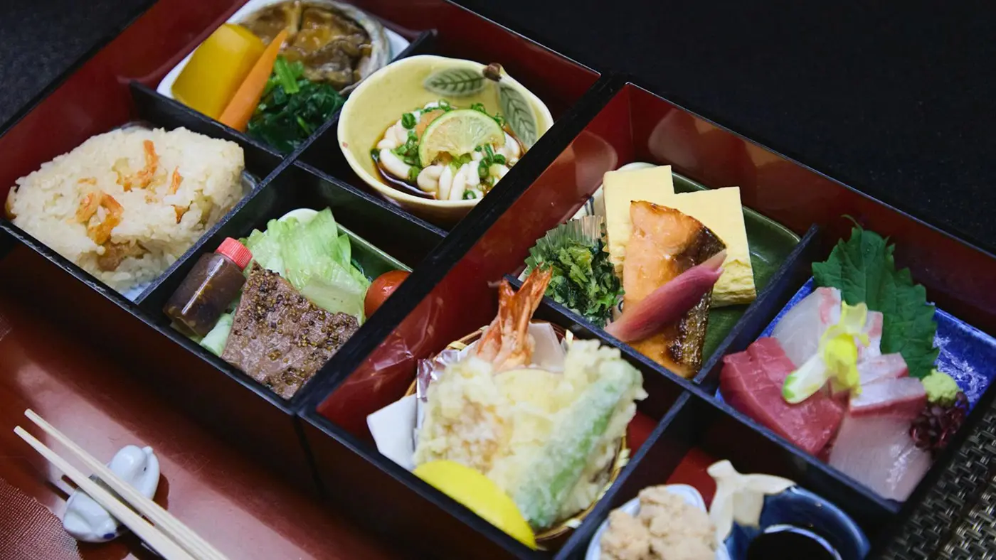 地元メーカーがつくる醤油や、代々レシピを受け継いだポン酢などを使うなど、こだわり満載なもち月のお料理。